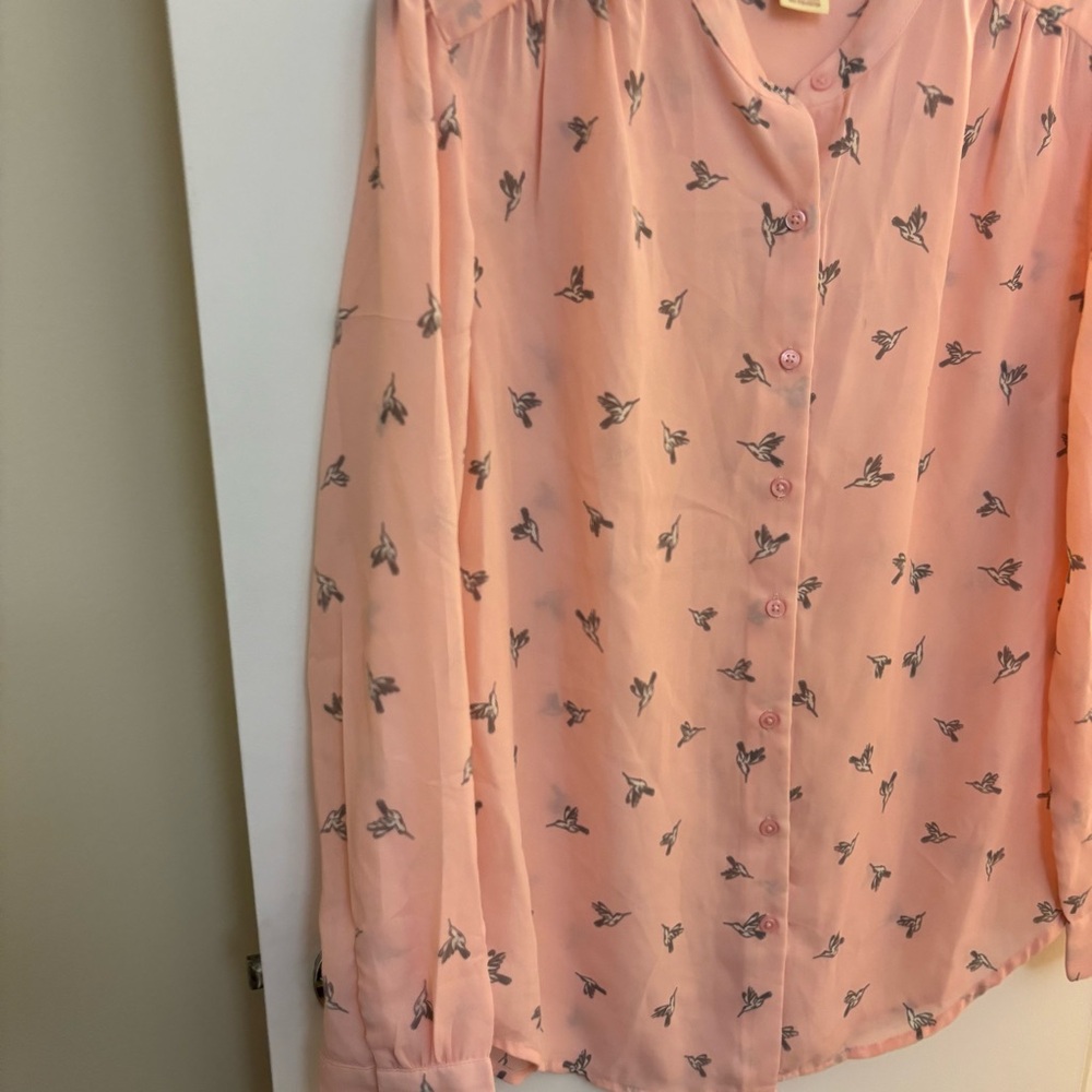 Hummingbird Pattern Pink Faded Glory Sz M long sleeve blouse Boho chic office - Picture 8 of 8